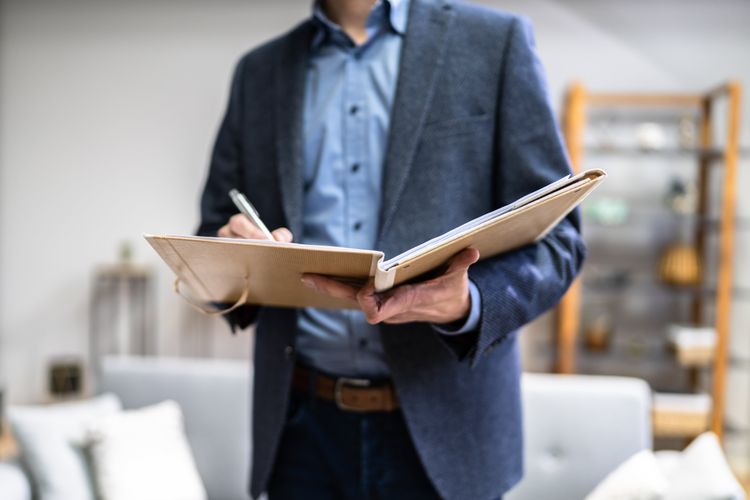 What is a RICS surveyor and what do they do?